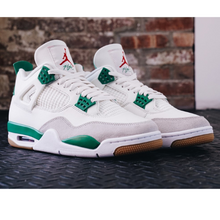 Load image into Gallery viewer, SB Jordan 4 Pine Green
