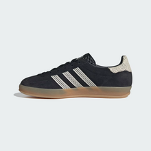 Load image into Gallery viewer, Adidas Gazelle - Core Black/White
