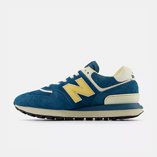 Load image into Gallery viewer, New Balance 574 Legacy - Navy
