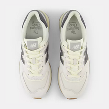 Load image into Gallery viewer, New Balance 574 Legacy - White/Grey
