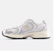 Load image into Gallery viewer, New Balance 530 - Silver Linen
