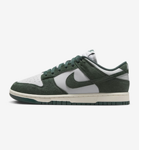Load image into Gallery viewer, Dunk Low Dark Green
