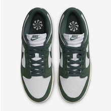 Load image into Gallery viewer, Dunk Low Dark Green
