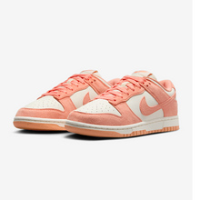 Load image into Gallery viewer, Dunk Low Apricot
