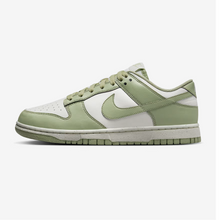 Load image into Gallery viewer, Dunk Low Light Green
