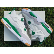 Load image into Gallery viewer, SB Jordan 4 Pine Green
