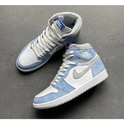 Jordan 1 Hyper Royal